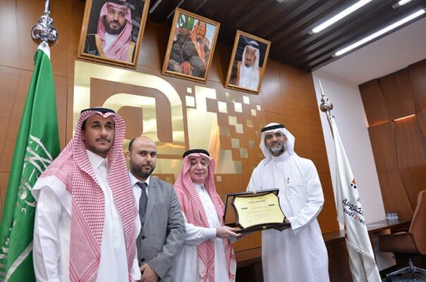 تكلل مشروع تطبيق المواصفات والمعايير العالمية وفقاً لمتطلبات المنظمة الدولية للمعايير آيزو (ISO) بالجامعة السعودية الإلكترونية بالحصول على اعتماد آيزو في ثلاث مجالات