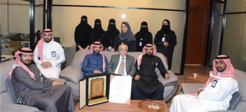 معالي أمين أمانة المنطقة الشرقية يستلم شهادة الامتثال لإرشادات إدارة المخاطر الآيزو 31000 من شركة ريناد المجد لتقنية المعلومات