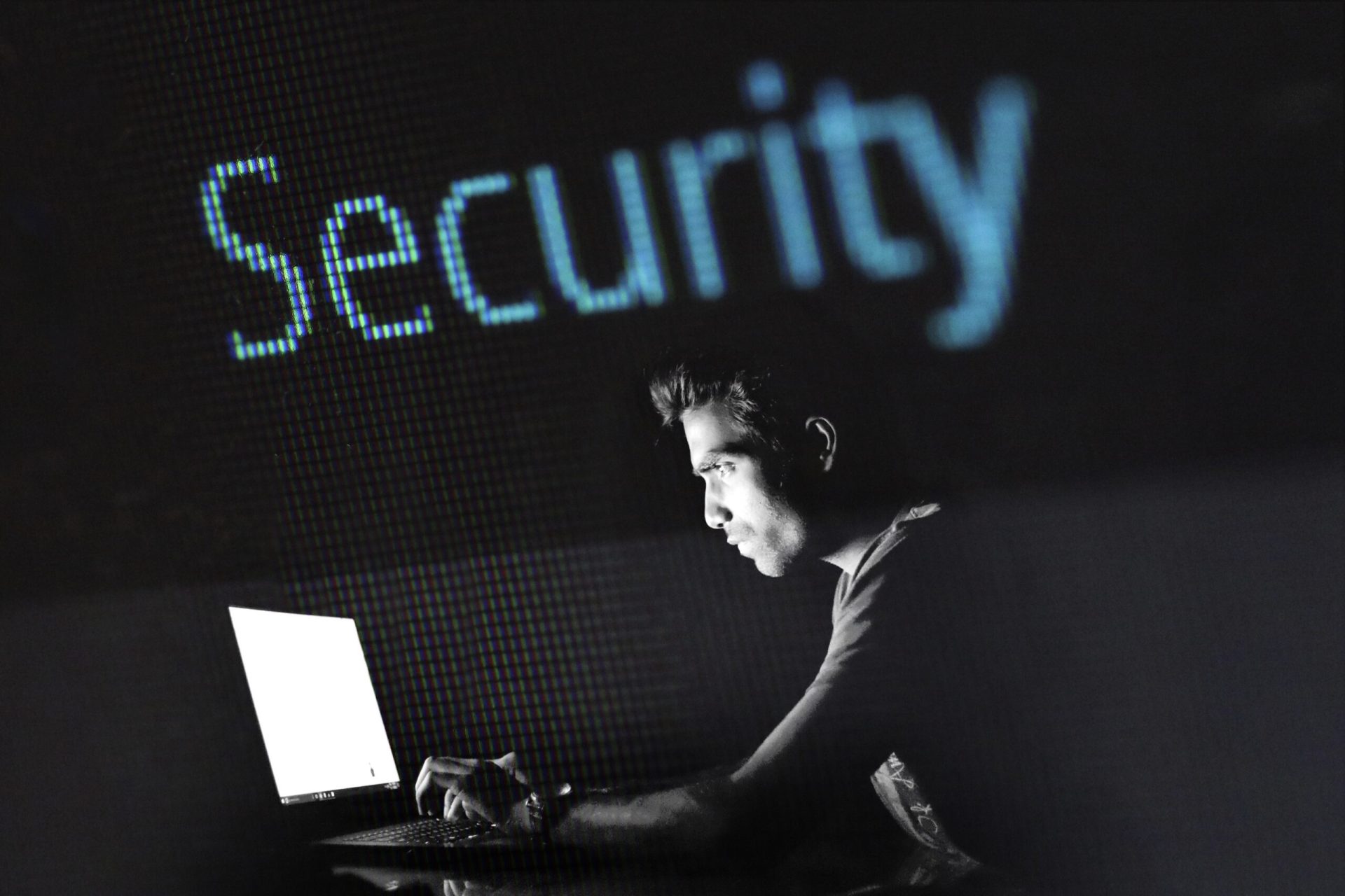 hacking 2964100 scaled