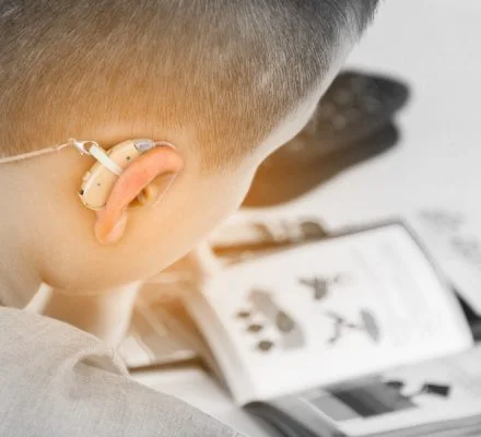 Digital Accessibility صورة لطالب من ذوي الإعاقة