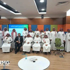 ريناد المجد (RMG) تقيم ورشة عمل بعنوان "التفكير التصميمي للحلول الابتكارية" بجامعة المجمعة 4 1 3