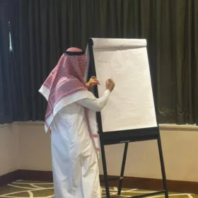 ريناد المجد (RMG) تُنظم ورشة عمل متخصصة بعنوان "الذكاء الاصطناعي للقادة" لرفع الجاهزية المؤسسية وتطوير القيادات 13 12