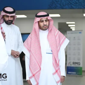 رعاية ومشاركة ريناد المجد (RMG) في يوم الذكاء الاصطناعي بجامعة الملك سعود 71 DSC 1400